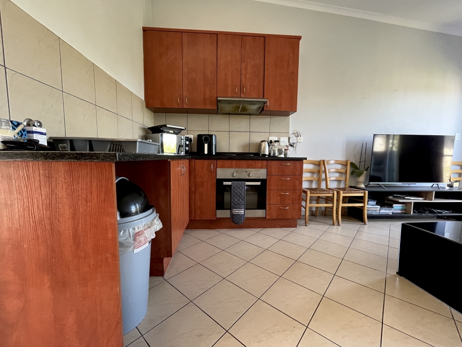 To Let 2 Bedroom Property for Rent in Buh Rein Estate Western Cape